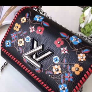 Meet your Posher, Ligia